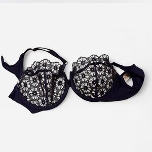 VS Elegant Navy Lace Bra